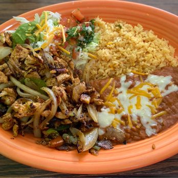 Taqueria El Leon - Lunch chicken Fajitas $7.95 - Mexican Near Me - Red Springs, North Carolina Taqueria El Leon - Lunch chicken Fajitas $7.95 - Mexican Near Me - Red Springs, North Carolina