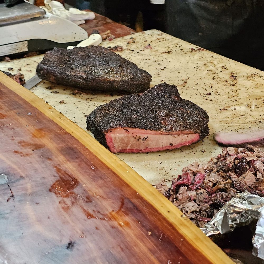 Mad Jack's Mountaintop Barbecue - Look at that smoke ring. - Barbeque Near Me - Cloudcroft, New Mexico