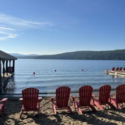 Stone Gate Resort - Up close & personal with Lake George @ The Stone Gate Resort