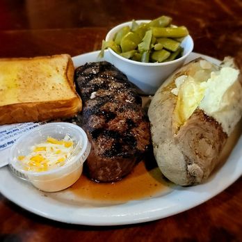 Green Chile Willy's Grill - 10 Oz strip steak - Steakhouses Near Me - Amarillo, Texas Green Chile Willy's Grill - 10 Oz strip steak - Steakhouses Near Me - Amarillo, Texas