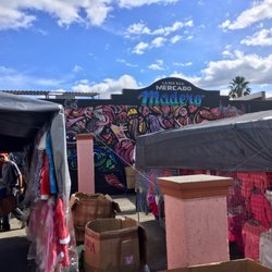 Mercado Madero - From the street, there are already stands of merchandise