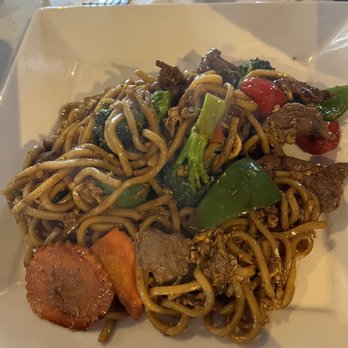 Chili Thai Cuisine - 36. Lo Mein - Thai Near Me - Lino Lakes, Minnesota