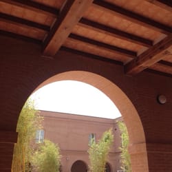 Al Bambù - Vista dal tavolo, sotto il porticato del cortile
