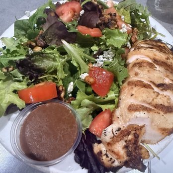 FlyBoy Brewery & Pub - Mixed Green with Grilled Chicken - Pubs Near Me - Tigard, Oregon FlyBoy Brewery & Pub - Mixed Green with Grilled Chicken - Pubs Near Me - Tigard, Oregon