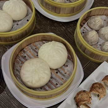 Dian Xin - Steamed Chicken Bao Xiao Long Bao Pan-Fried Pork Dumplings - Dim Sum Near Me - New Orleans, Louisiana