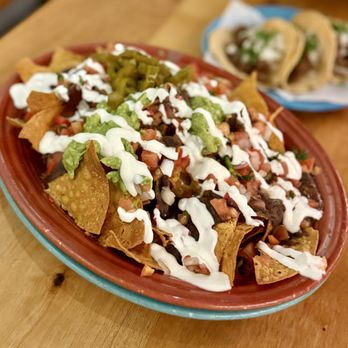 Uno Dos Tacos - Nachos with guacamole - Mexican Near Me - San Francisco, California Uno Dos Tacos - Nachos with guacamole - Mexican Near Me - San Francisco, California