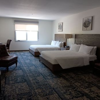 Four Points by Sheraton Santa Cruz Scotts Valley - Double king beds - Hotels Near Me - Scotts Valley, California Four Points by Sheraton Santa Cruz Scotts Valley - Double king beds - Hotels Near Me - Scotts Valley, California