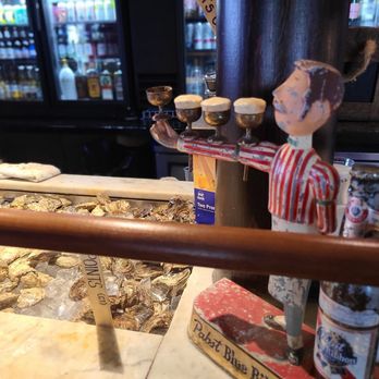 Mama's on the Half Shell - The bar - Bars Near Me - Baltimore, Maryland