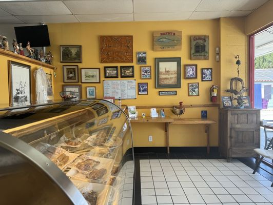 Handy's Smokehouse Delicacies by null