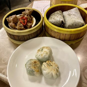 Happy Days - Shrimp and chive dumplings. Black bean sauce spareribs, Mochi Rice in Leaf, pork hash - Seafood Near Me - Honolulu, Hawaii Happy Days - Shrimp and chive dumplings. Black bean sauce spareribs, Mochi Rice in Leaf, pork hash - Seafood Near Me - Honolulu, Hawaii