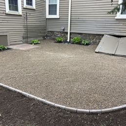 Brick-lines Gravel Patio
