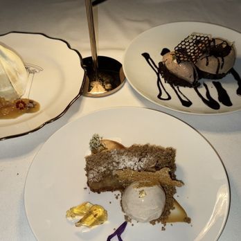 Delmonico's - Steakhouses Near Me - New York, New York