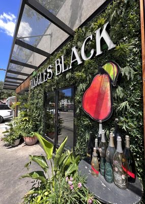 Ruggles Black by null