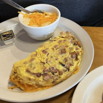 Brewed Awakening - Cafes Near Me - Georgetown, South Carolina