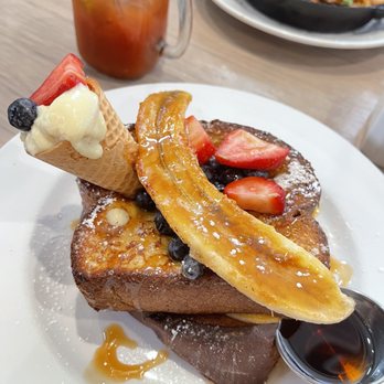 Hash Kitchen Arcadia - Instagram: @lisaaaaletseat | Banana French Toast - Breakfast & Brunch Near Me - Phoenix, Arizona