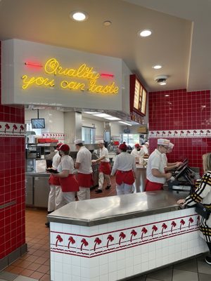 In-N-Out Burger by null