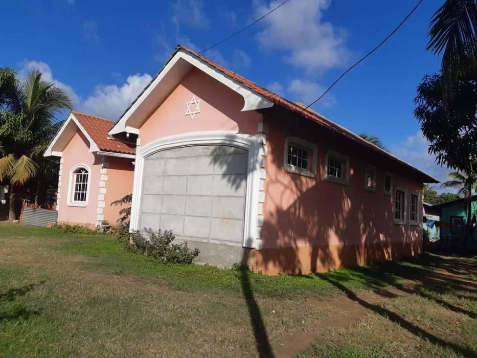 Slide of Alvarenga Construction