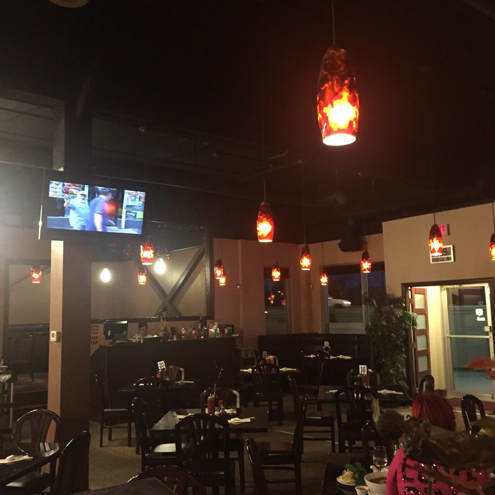 Spring Vietnamese Cuisine - Restaurant seating area - Vietnamese Near Me - Calgary, Alberta Spring Vietnamese Cuisine - Restaurant seating area - Vietnamese Near Me - Calgary, Alberta