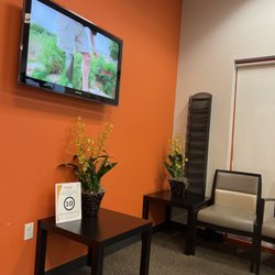 Hanger Clinic - Lobby