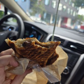 Snowy Village - Nutella Taiyaki - Desserts Near Me - Portland, Oregon