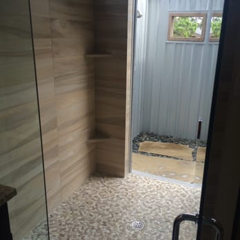 Reserve at Lake Travis - Indoor and outdoor shower - Resorts Near Me - Spicewood, Texas Reserve at Lake Travis - Indoor and outdoor shower - Resorts Near Me - Spicewood, Texas