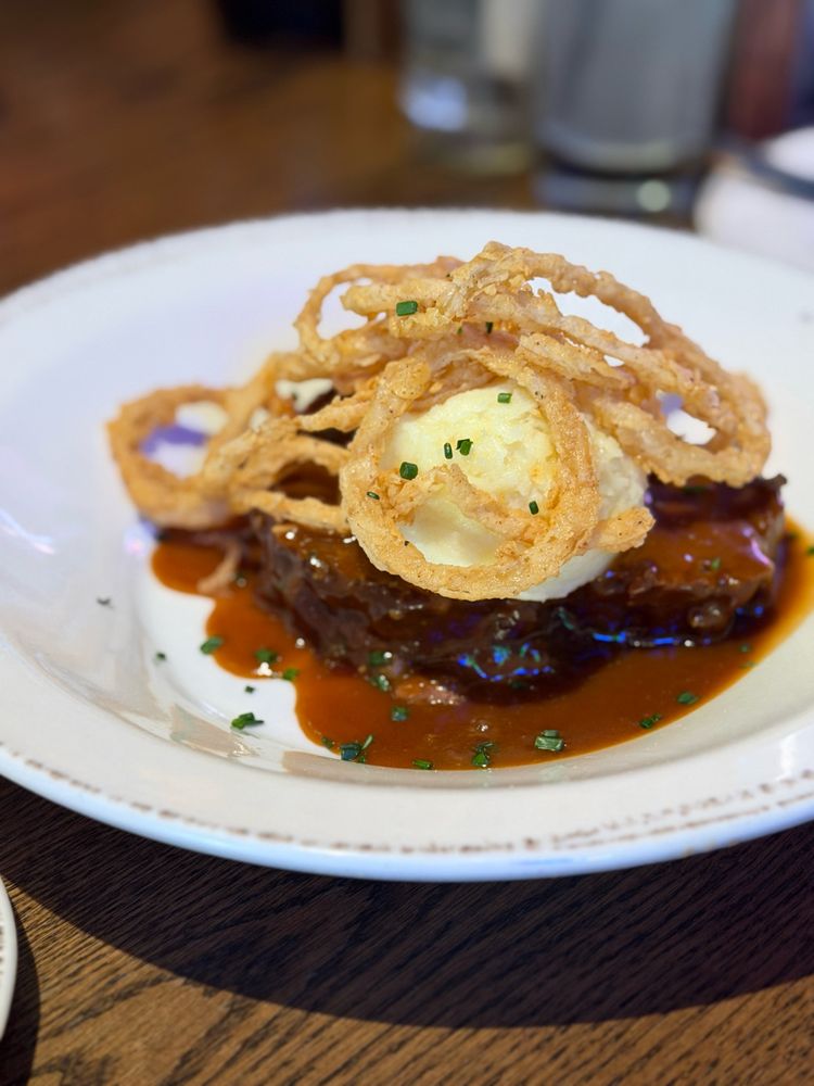 Jason Aldean’s Kitchen + Bar