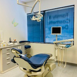 He Li, DDS