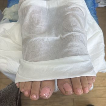 Mandy Q Nails Art - Look how relaxing and fun this is nice warm or hot towels to clean up after and. All of the towels are one use only .. - Nail Salons Near Me - Carlsbad, California Mandy Q Nails Art - Look how relaxing and fun this is nice warm or hot towels to clean up after and. All of the towels are one use only .. - Nail Salons Near Me - Carlsbad, California