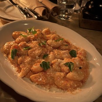 Gilt Bar - Vodka rigatoni - New American Near Me - Chicago, Illinois