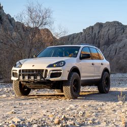 Top Notch Automotive - Porsche Cayenne GTS v8