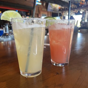 Twin Peaks - Margarita and strawberry margarita - Sports Bars Near Me - Altamonte Springs, Florida