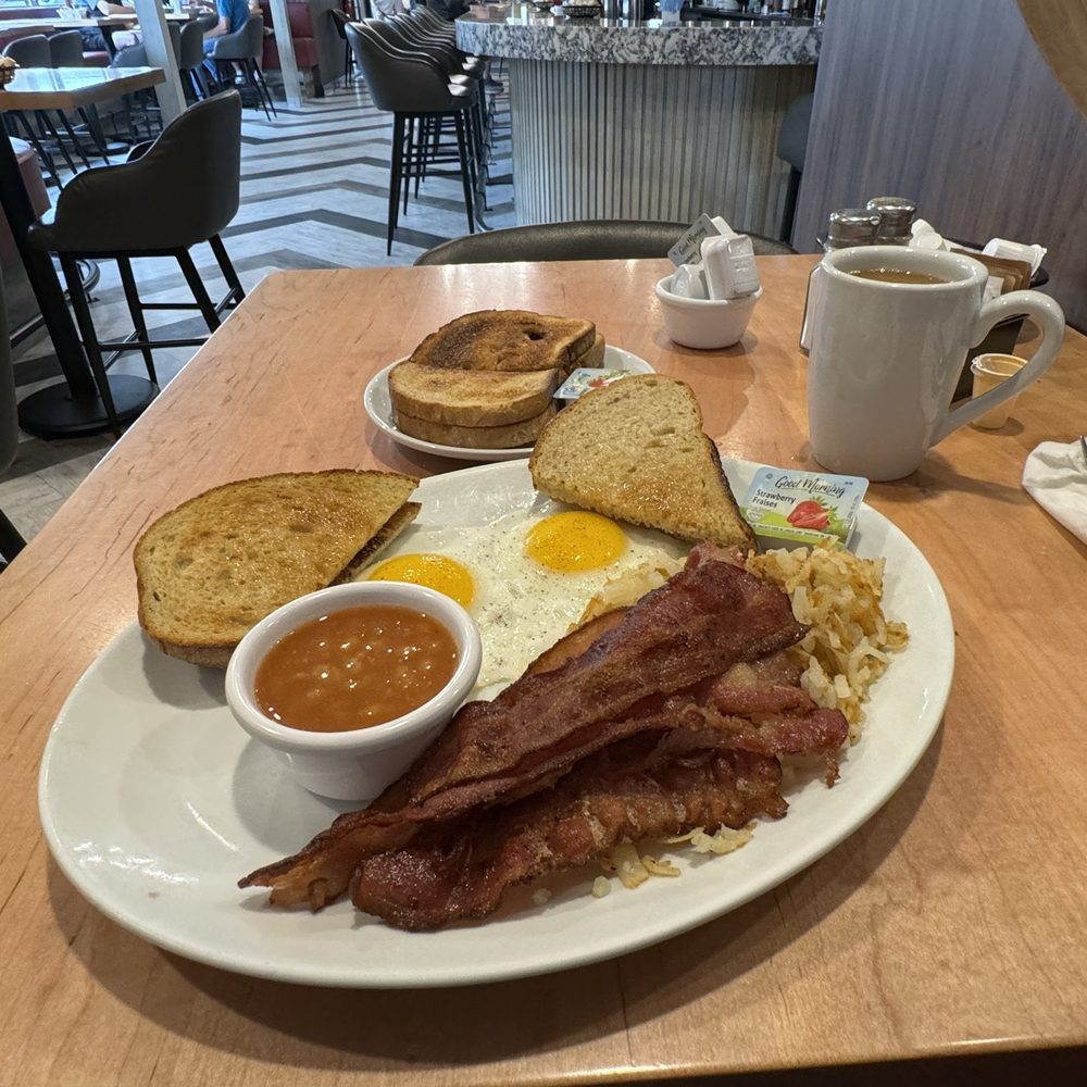 Classic breakfast with bacon and hash browns. Classic breakfast with bacon and hash browns.