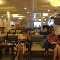 Naples Medical Center - A lot of people at 8:30 am