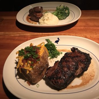 Houston's Restaurant - Hawaiian and the Filet - American Near Me - Pompano Beach, Florida Houston's Restaurant - Hawaiian and the Filet - American Near Me - Pompano Beach, Florida