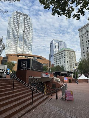 Pioneer Courthouse Square by null