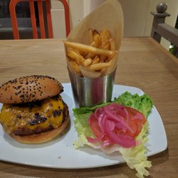 The IRV Bar - The Pub Burger
