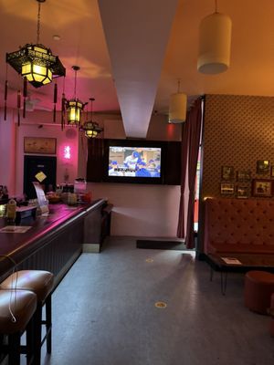 Lion's Den Lounge and Bar by null