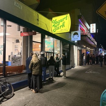 Yogurt Park - Outside - Ice Cream & Frozen Yogurt Near Me - Berkeley, California