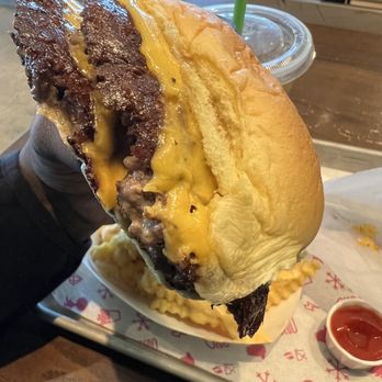 Shake Shack Menlo Park - 100% crispy smash cheese patties! Soft potato bread melts with every bite! - Burgers Near Me - Edison, New Jersey Shake Shack Menlo Park - 100% crispy smash cheese patties! Soft potato bread melts with every bite! - Burgers Near Me - Edison, New Jersey
