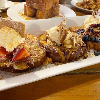 Honeybear Cafe - Trio French Toast Flight - Breakfast & Brunch Near Me - Chicago, Illinois