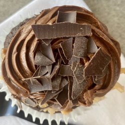 PersNIKKIty's Cafe - German Chocolate Cupcake