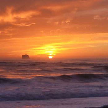 Rialto Beach - Rialto Beach at Sunset - Hiking Near Me Rialto Beach - Rialto Beach at Sunset - Hiking Near Me