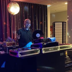 Knight Sounds Entertainment - Love our Disco Balls and Vinyl.