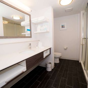 Hampton Inn Atlantic City/Absecon - Guest room bath - Hotels Near Me - Absecon, New Jersey Hampton Inn Atlantic City/Absecon - Guest room bath - Hotels Near Me - Absecon, New Jersey