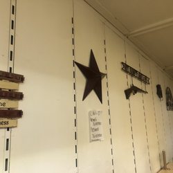 76 Fuel Center & Truckers Diner - Decor