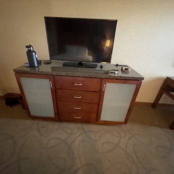 DoubleTree by Hilton Hotel Carson - Hotels Near Me - Carson, California