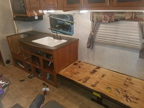 Slide of JP's RV Repair