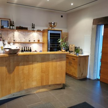 Harald Hexamer - Theke und Eingangstür - Beer, Wine & Spirits Near Me - Meddersheim, RP