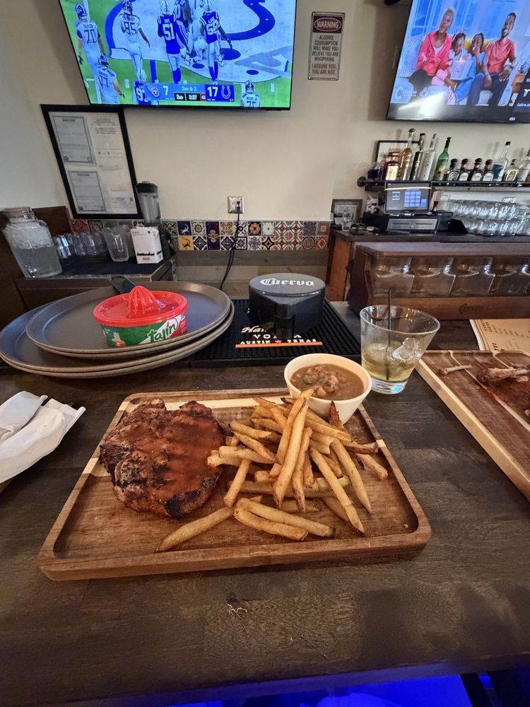 Bull And Barrel Logo