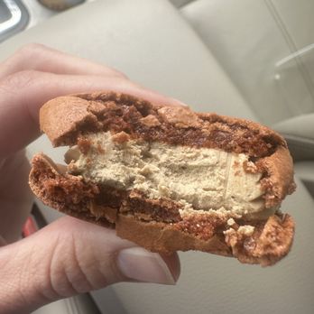 Le Cafe Eblouir - salted caramel macaron - Cafes Near Me - Gretna, Louisiana Le Cafe Eblouir - salted caramel macaron - Cafes Near Me - Gretna, Louisiana